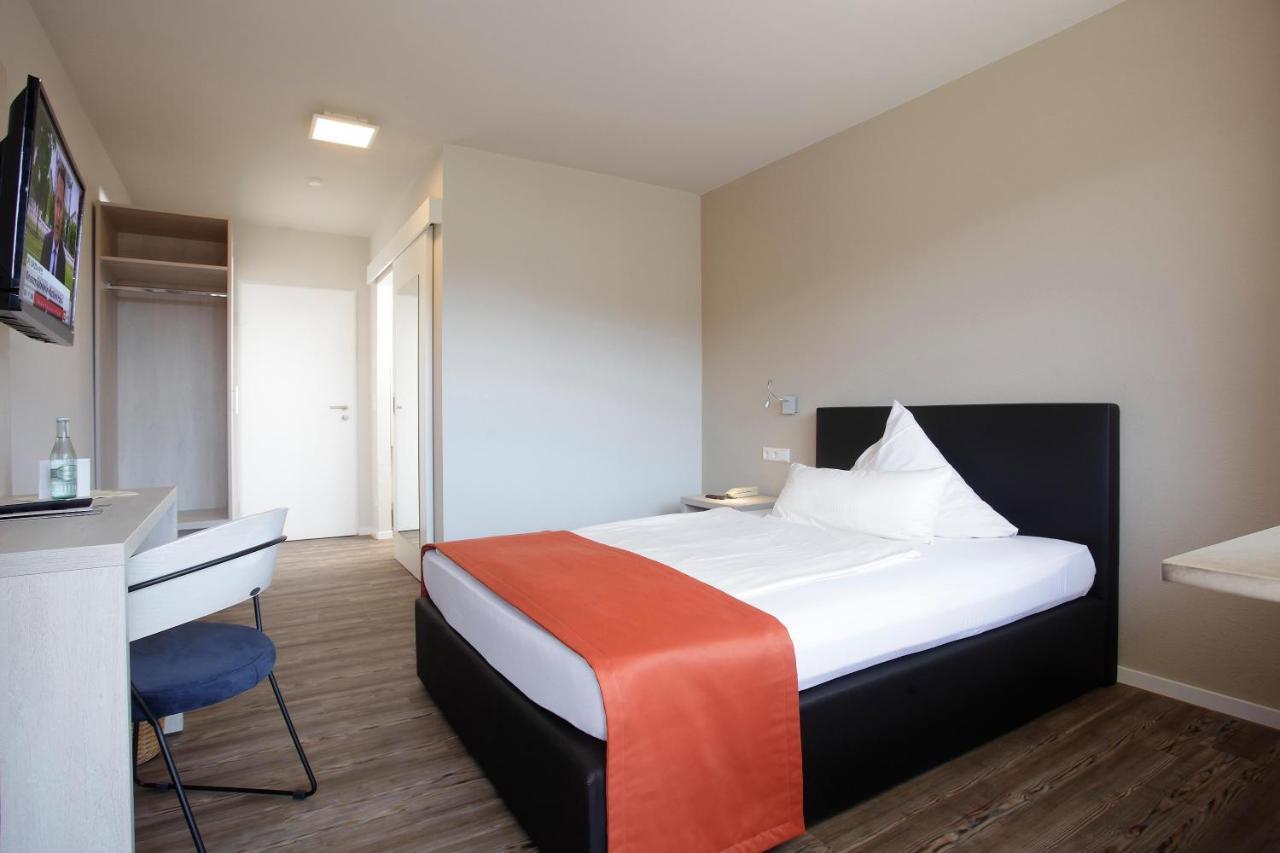 Stern Hotell Albershausen Exteriör bild